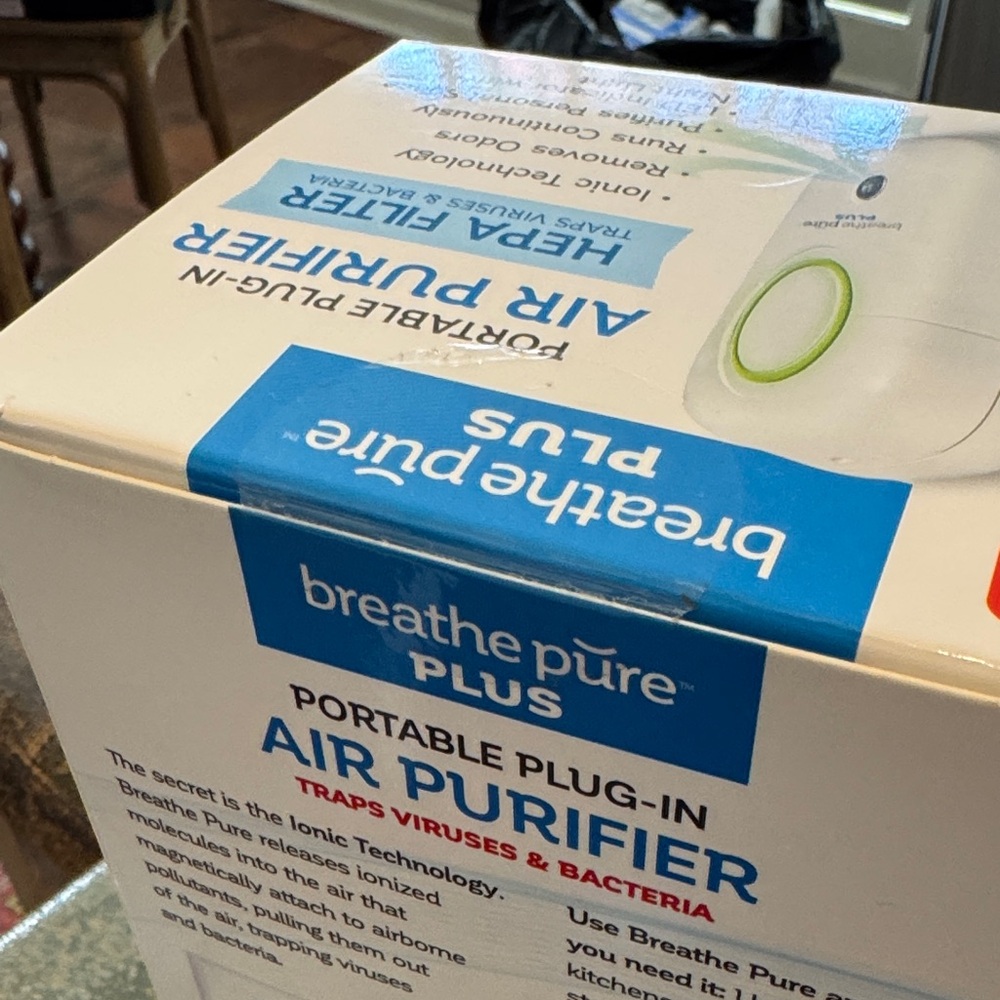 NEW breathe pure PLUS Portable Plug-In Air Purifier - White - Picture 3 of 5